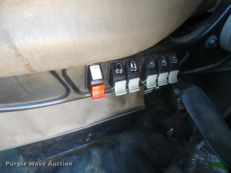 image for item DX9082 2005 Kenworth T600 semi truck