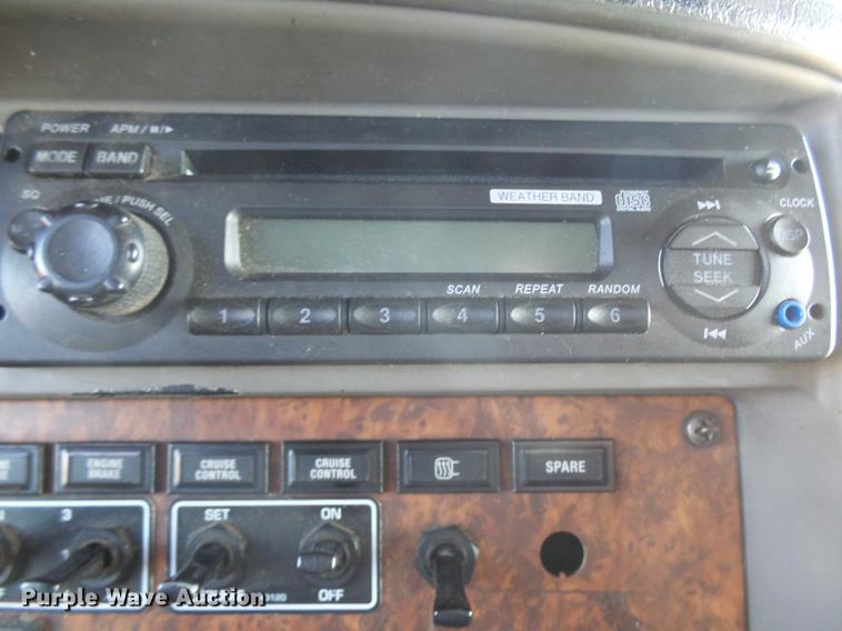 image for item DX9082 2005 Kenworth T600 semi truck