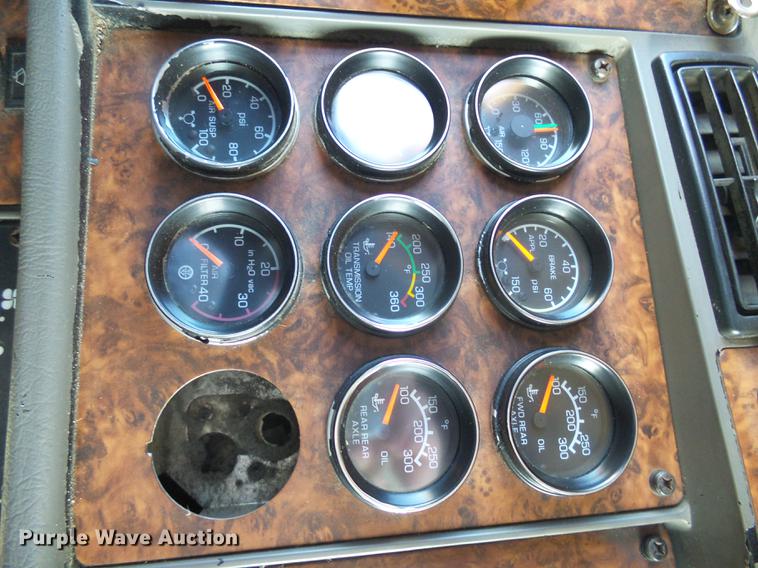 image for item DX9082 2005 Kenworth T600 semi truck