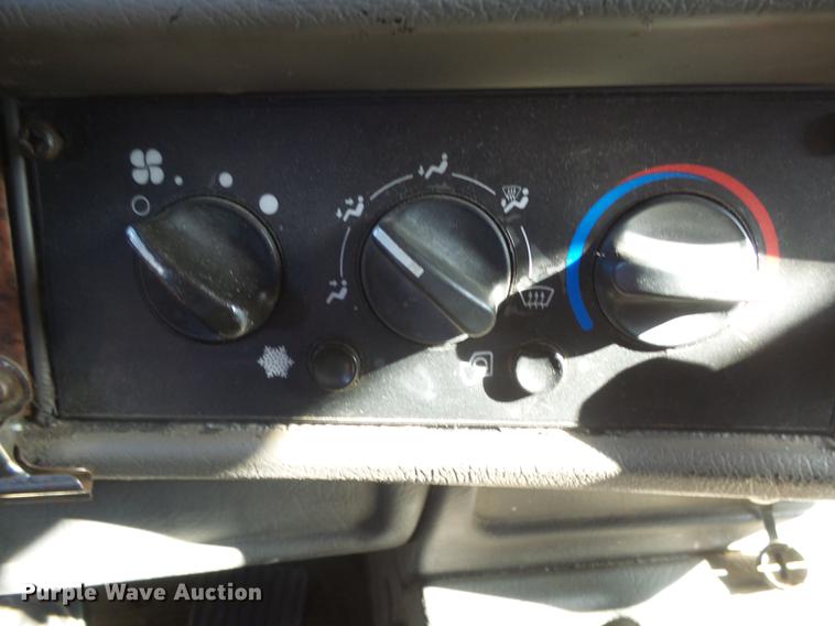 image for item DX9082 2005 Kenworth T600 semi truck