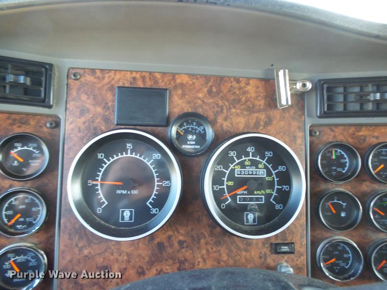 image for item DX9082 2005 Kenworth T600 semi truck