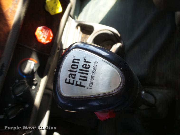 image for item DX9082 2005 Kenworth T600 semi truck