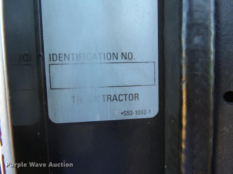 image for item DX9082 2005 Kenworth T600 semi truck