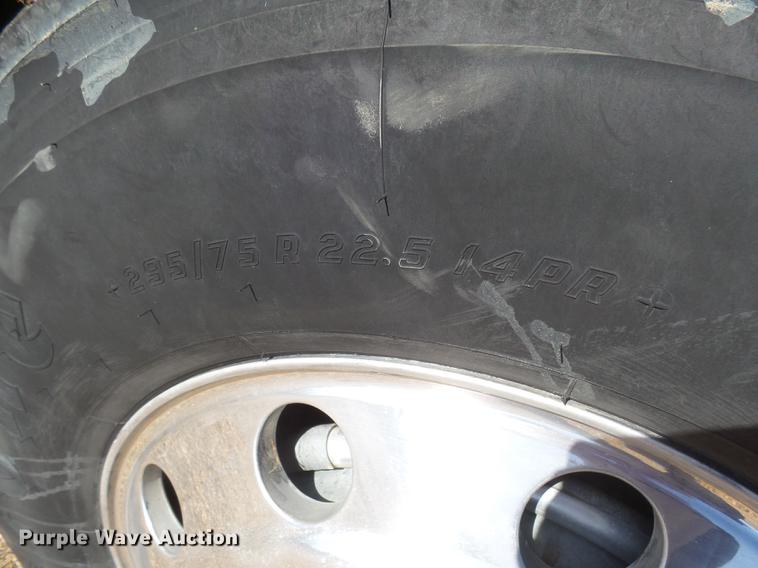 image for item DX9082 2005 Kenworth T600 semi truck