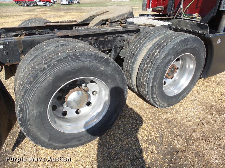 image for item DX9082 2005 Kenworth T600 semi truck