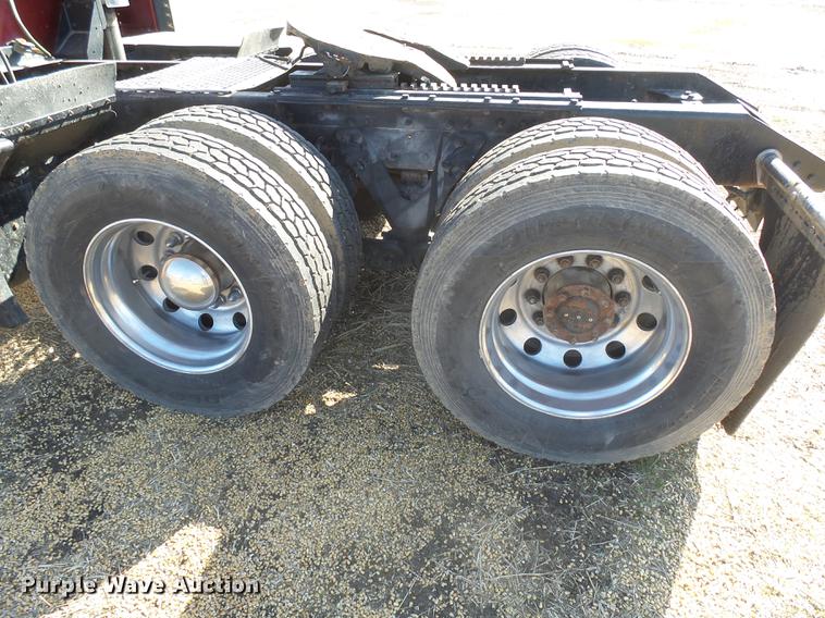 image for item DX9082 2005 Kenworth T600 semi truck