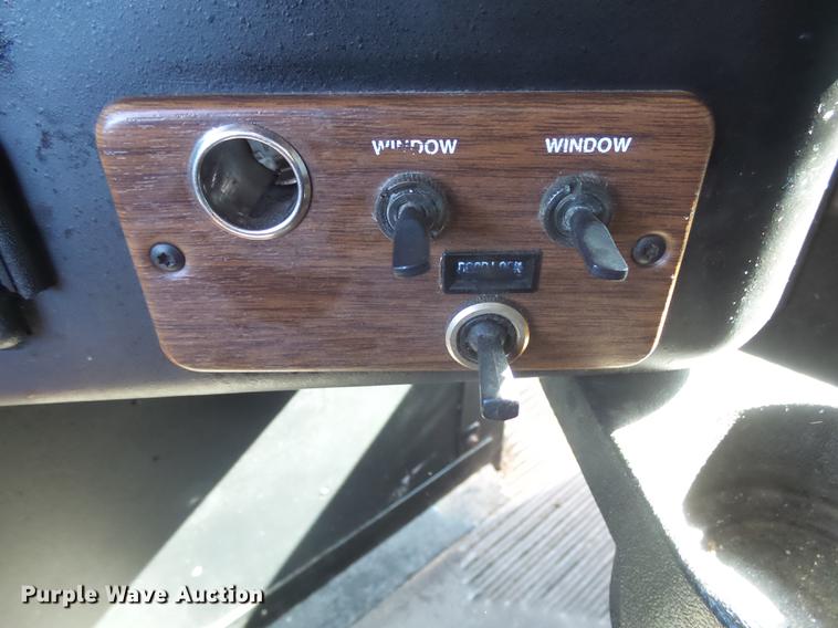 image for item DX9083 2007 Freightliner FLD132 XL Classic semi truck