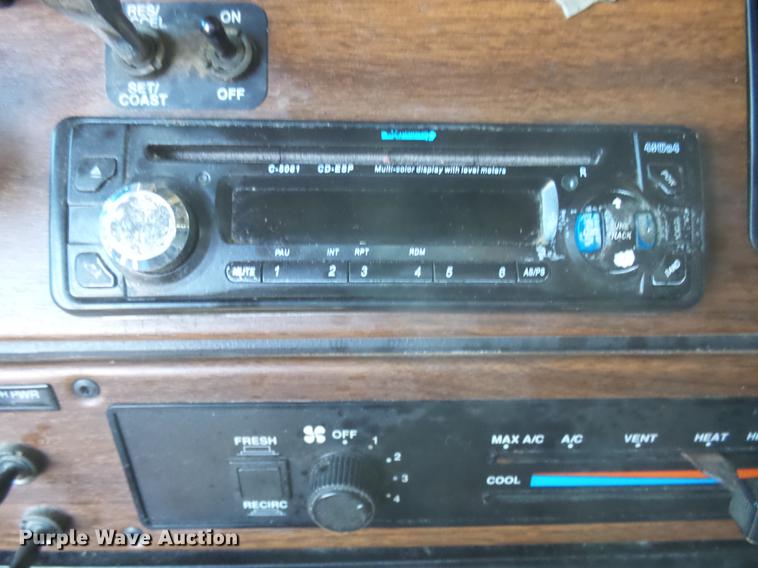 image for item DX9083 2007 Freightliner FLD132 XL Classic semi truck