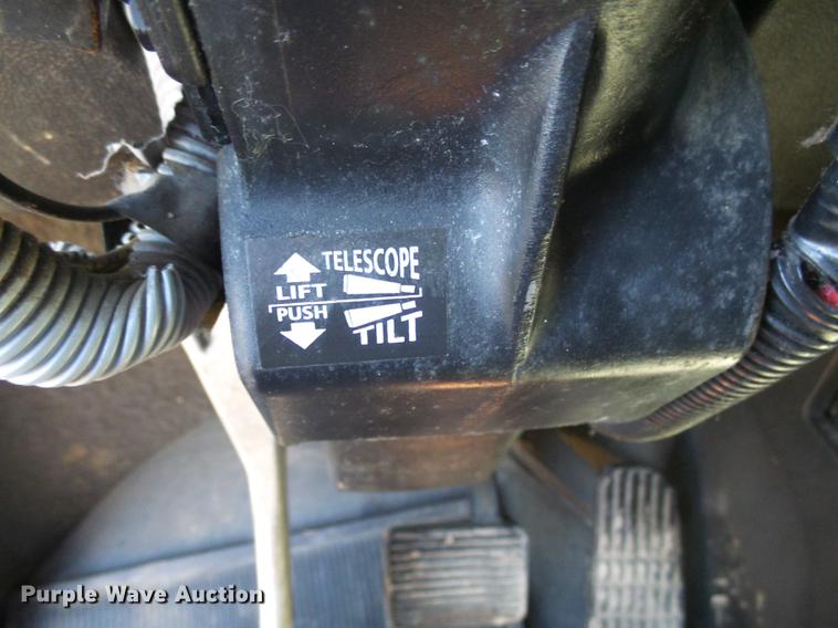 image for item DX9083 2007 Freightliner FLD132 XL Classic semi truck