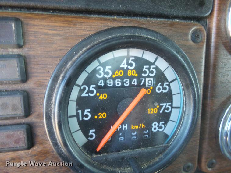 image for item DX9083 2007 Freightliner FLD132 XL Classic semi truck