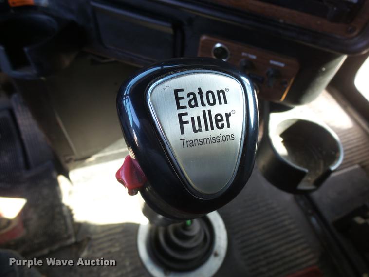 image for item DX9083 2007 Freightliner FLD132 XL Classic semi truck