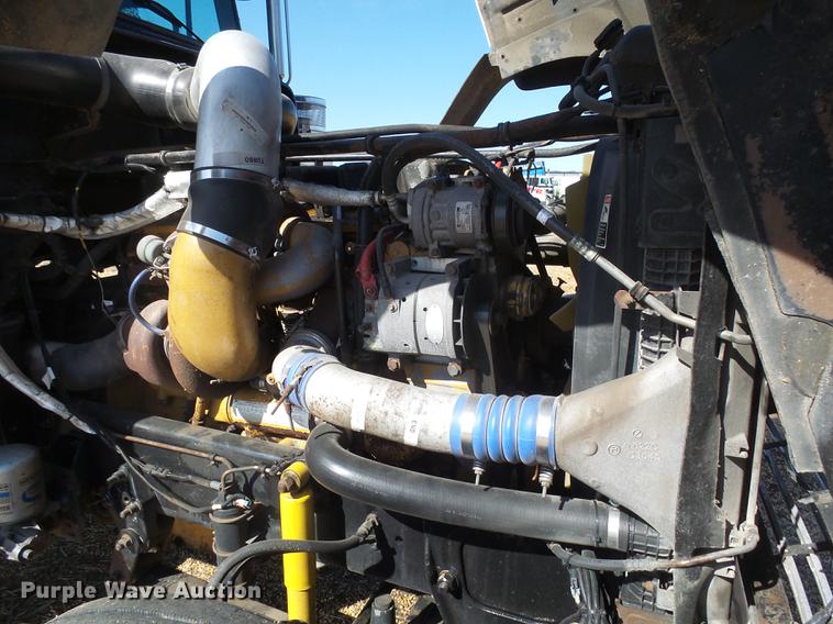 image for item DX9083 2007 Freightliner FLD132 XL Classic semi truck