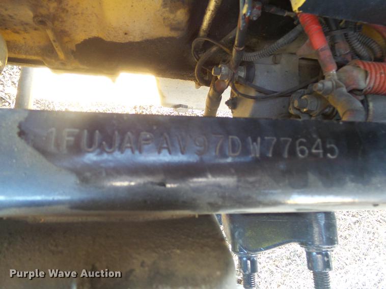 image for item DX9083 2007 Freightliner FLD132 XL Classic semi truck