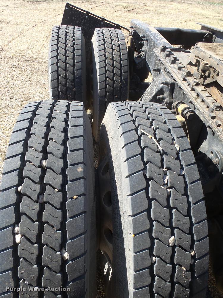 image for item DX9083 2007 Freightliner FLD132 XL Classic semi truck