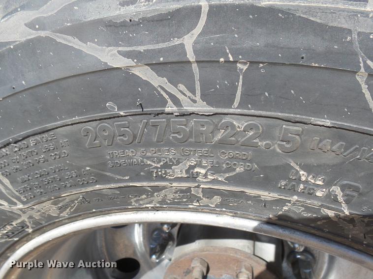 image for item DX9083 2007 Freightliner FLD132 XL Classic semi truck