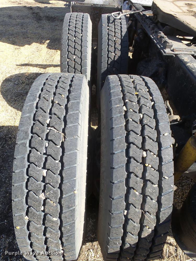 image for item DX9083 2007 Freightliner FLD132 XL Classic semi truck