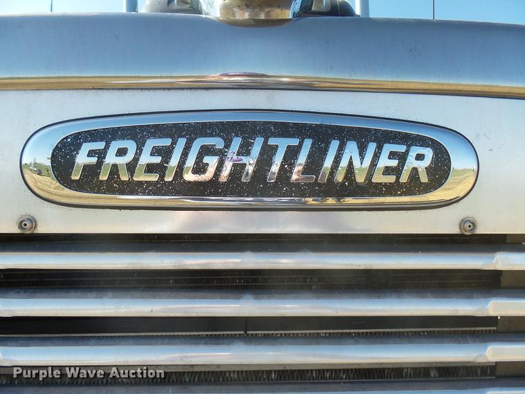 image for item DX9083 2007 Freightliner FLD132 XL Classic semi truck