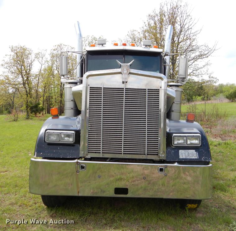 image for item EI9099 1996 Kenworth W900 semi truck