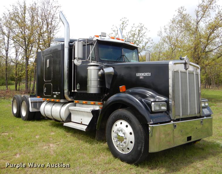 image for item EI9099 1996 Kenworth W900 semi truck