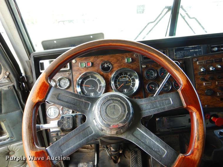 image for item EI9099 1996 Kenworth W900 semi truck