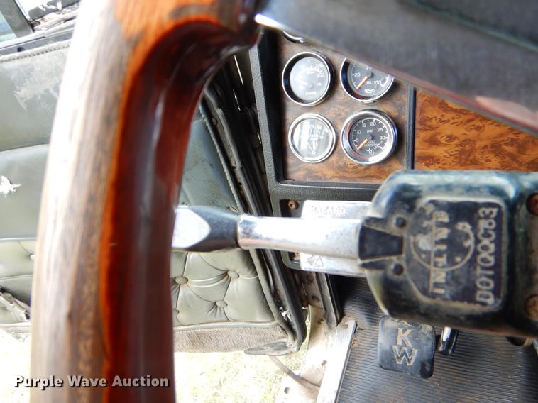 image for item EI9099 1996 Kenworth W900 semi truck