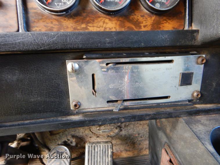 image for item EI9099 1996 Kenworth W900 semi truck