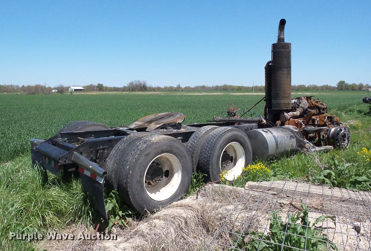 image for item EI9804 2009 Kenworth T660 truck chassis