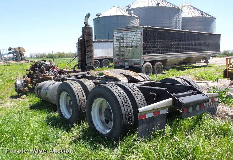 image for item EI9804 2009 Kenworth T660 truck chassis