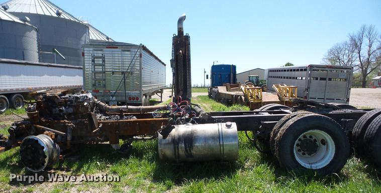 image for item EI9804 2009 Kenworth T660 truck chassis