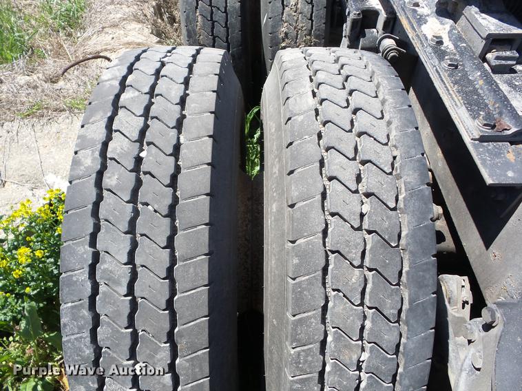 image for item EI9804 2009 Kenworth T660 truck chassis