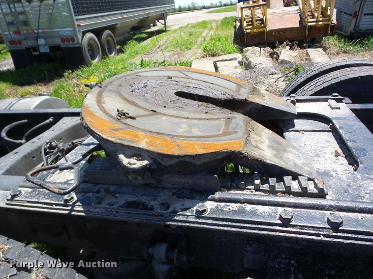 image for item EI9804 2009 Kenworth T660 truck chassis