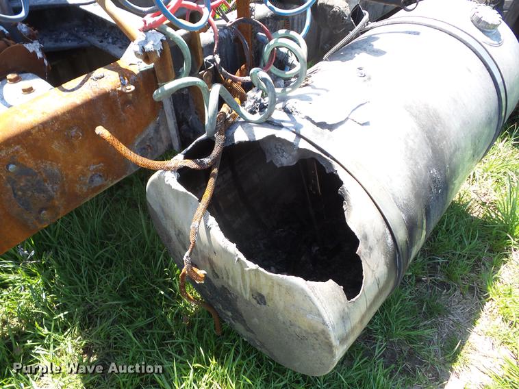 image for item EI9804 2009 Kenworth T660 truck chassis