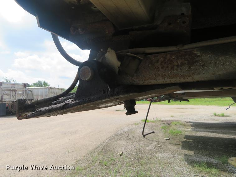 image for item EJ9606 1994 CMC SV-102 end dump trailer