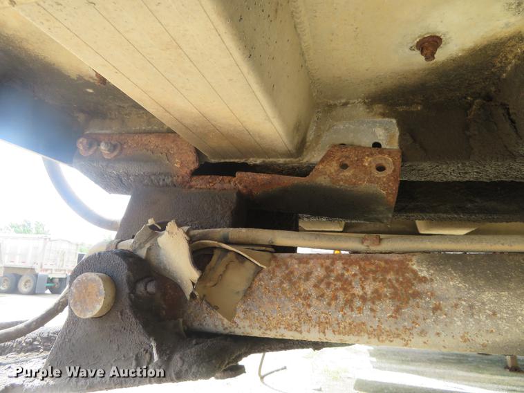 image for item EJ9606 1994 CMC SV-102 end dump trailer