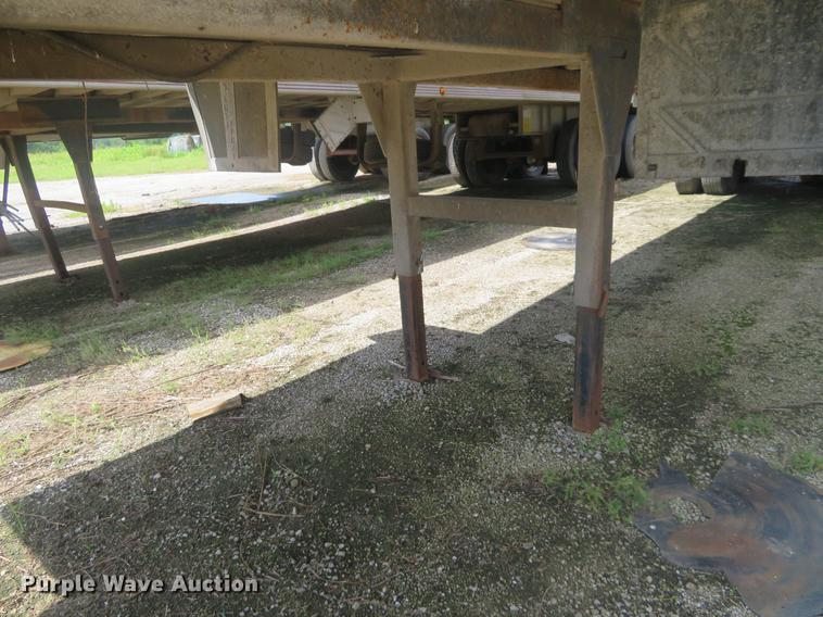 image for item EJ9606 1994 CMC SV-102 end dump trailer