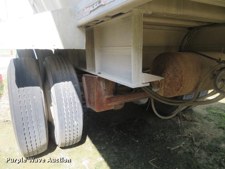 image for item EJ9606 1994 CMC SV-102 end dump trailer