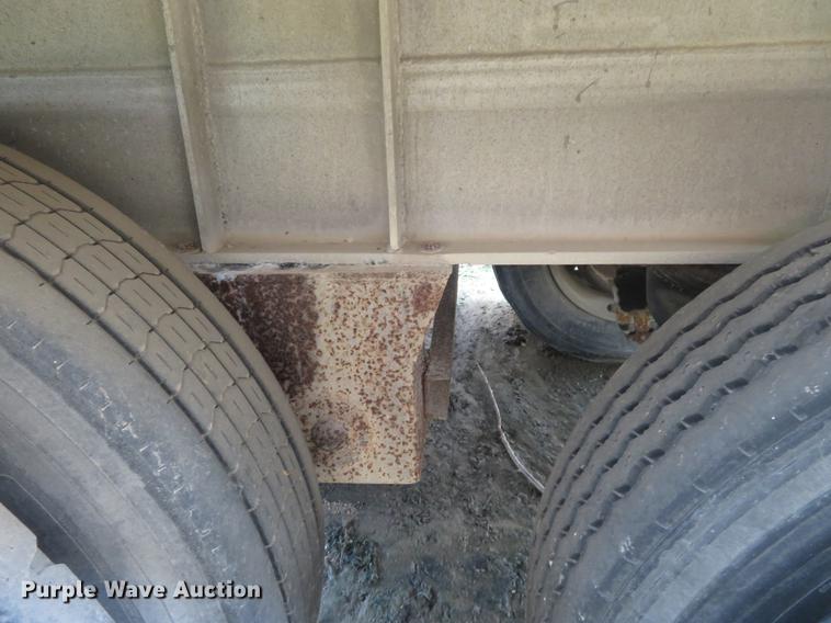 image for item EJ9606 1994 CMC SV-102 end dump trailer