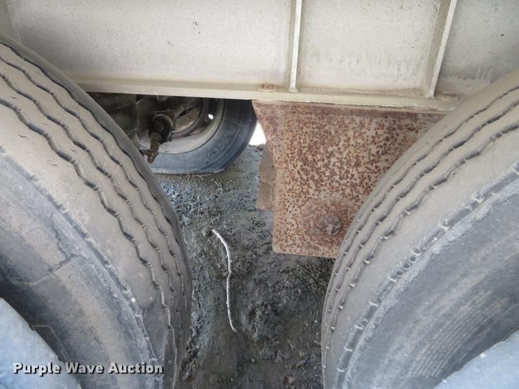 image for item EJ9606 1994 CMC SV-102 end dump trailer