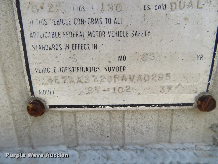 image for item EJ9606 1994 CMC SV-102 end dump trailer