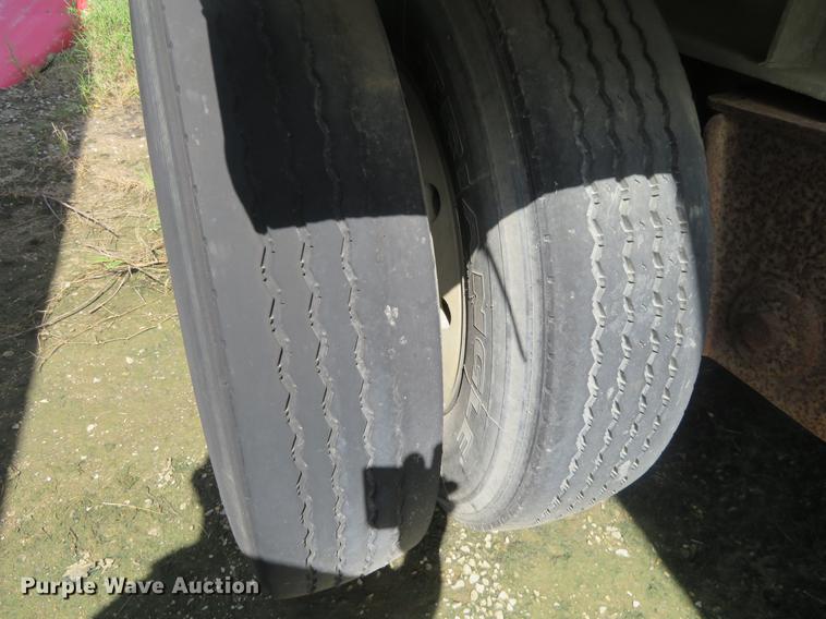 image for item EJ9606 1994 CMC SV-102 end dump trailer