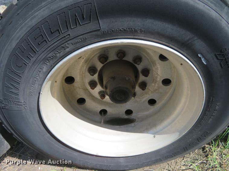 image for item EJ9606 1994 CMC SV-102 end dump trailer