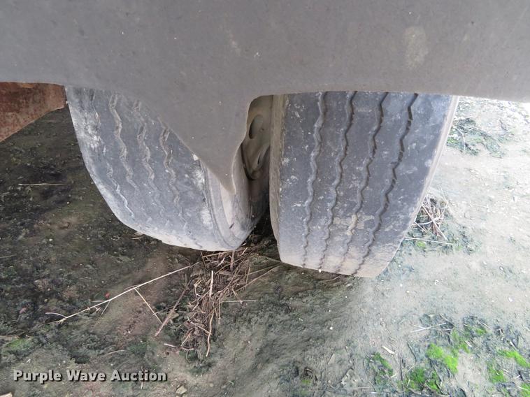 image for item EJ9606 1994 CMC SV-102 end dump trailer