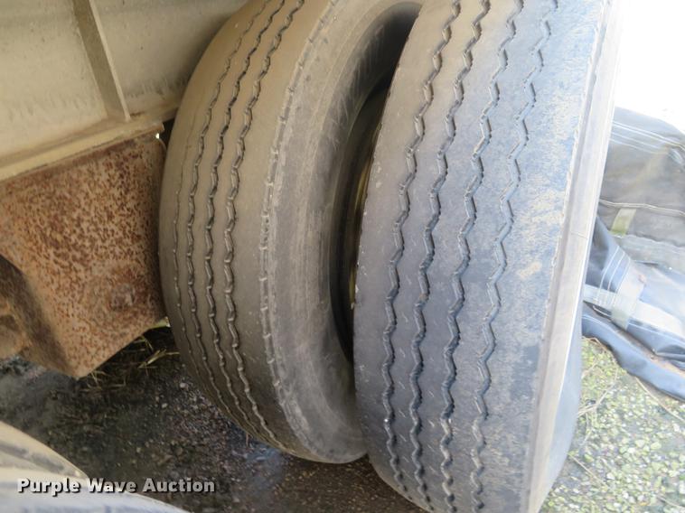 image for item EJ9606 1994 CMC SV-102 end dump trailer