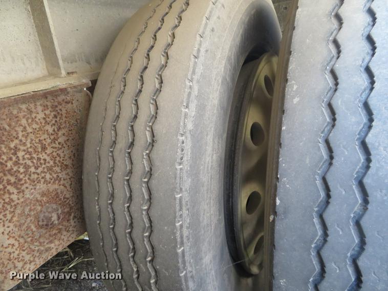 image for item EJ9606 1994 CMC SV-102 end dump trailer