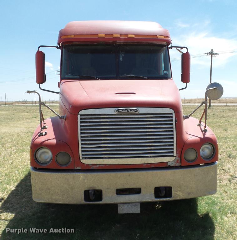 image for item EN9580 2003 Freightliner Century Class semi truck
