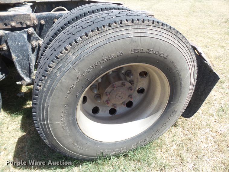 image for item EN9580 2003 Freightliner Century Class semi truck