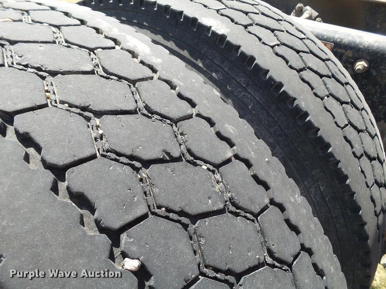 image for item EN9580 2003 Freightliner Century Class semi truck