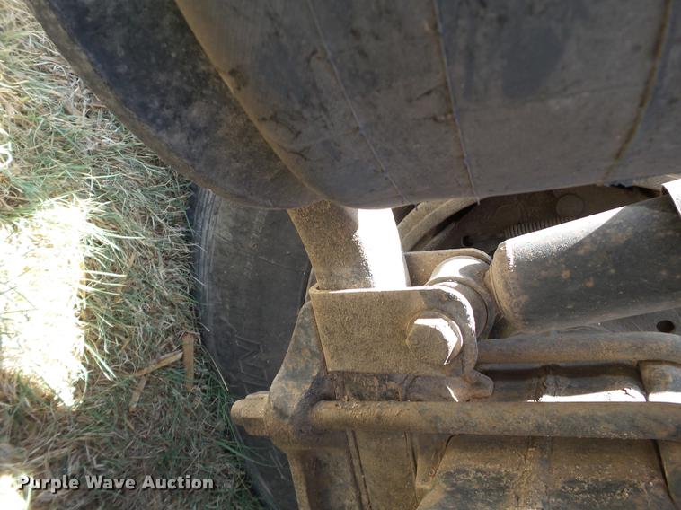 image for item EN9580 2003 Freightliner Century Class semi truck