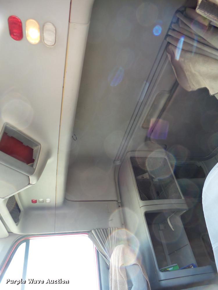 image for item EN9580 2003 Freightliner Century Class semi truck