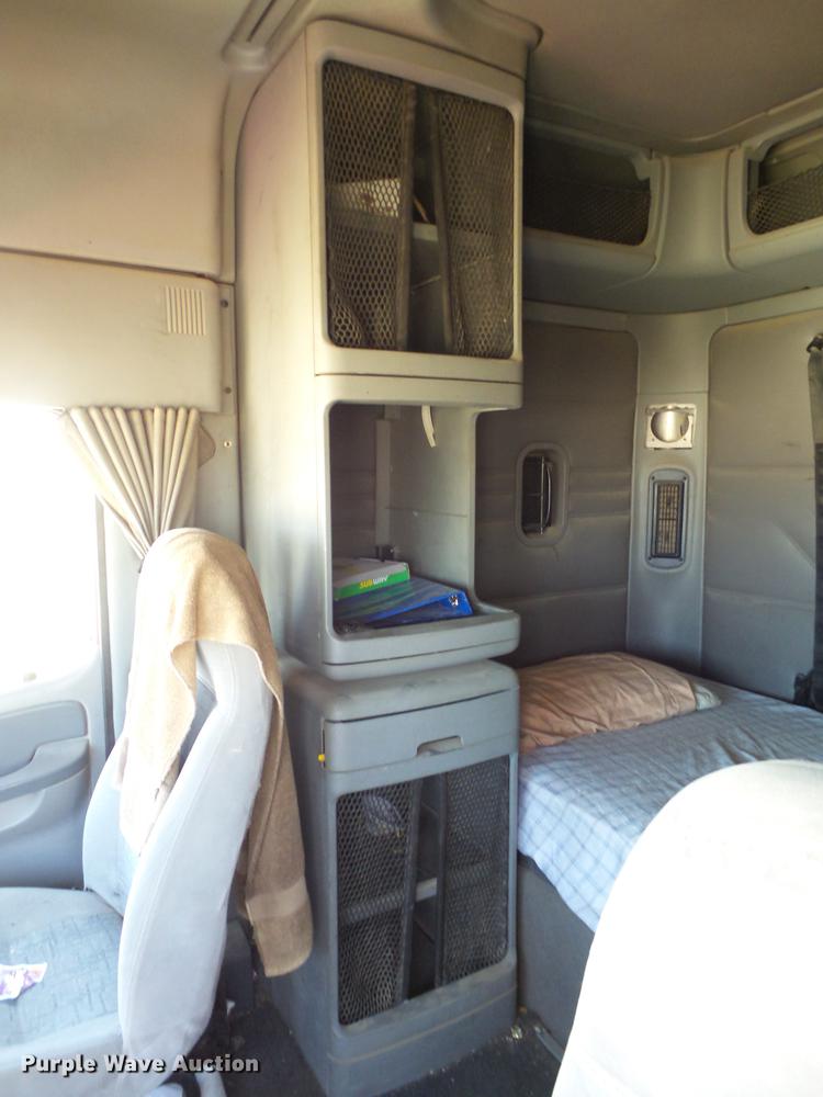 image for item EN9580 2003 Freightliner Century Class semi truck